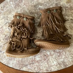 Minnetonka Boots Size 7 Little Kid Leather Suede Soft Sole 3 Fringe Side Zipper