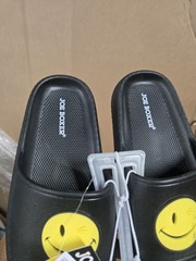Joe Boxer Cloud Kids Black Smiley Face Slides Sandals Size 2 NWT