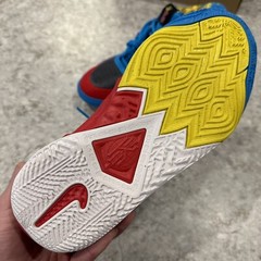 Size 6.5Y – Nike Kyrie 8 GO SE (GS) Black Blue Tour Yellow | DQ8080-012
