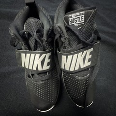 Size 6.5Y- Nike Team Hustle D8 Mid Black