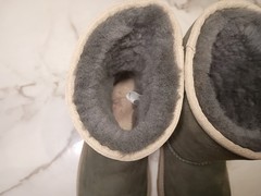 UGG KIDS CLASSIC SHORT II – 1017703K Size 4 Used