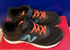 NEW BALANCE MULTI-COLORED SIZE 5 W KIDS SNEAKERS***YA680BG6* WITH BOX