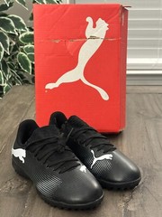 Puma Junior US 13 Future 7 Play TT Jr Style Black # 107737-02 *Damaged Box