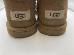 UGG Kids Classic II Boot, Size 6, Authentic with Original Box, Chestnut 1017703K