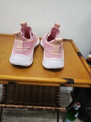 Size 7Y (GS) – Nike Flex Runner 2 Low Pink Foam