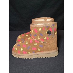 UGG Toddler Mini Bailey Button Logo Print Chestnut Boots 1153635T Size 9