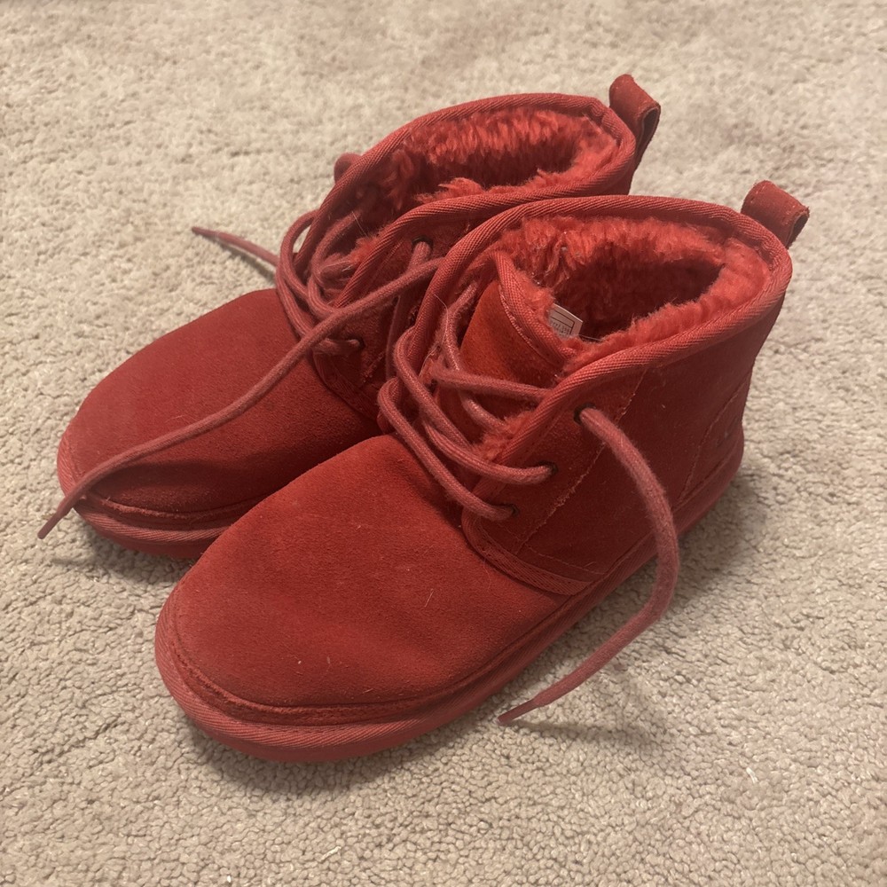 UGG Neumel II Boot Suede Upper 1017320K Chestnut Kids Size 3 Small Glue On Seam