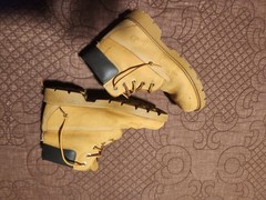 TIMBERLINE WATERPROOF WORKBOOTS. SIZE2.5 GENTLY USED