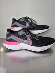NIKE RENEW RUN BLACK PINK, Size 5Y, Used, Good Conditions.