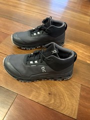On Cloud Cloudhero Mid Waterproof Size 5.5Y. New With Box.
