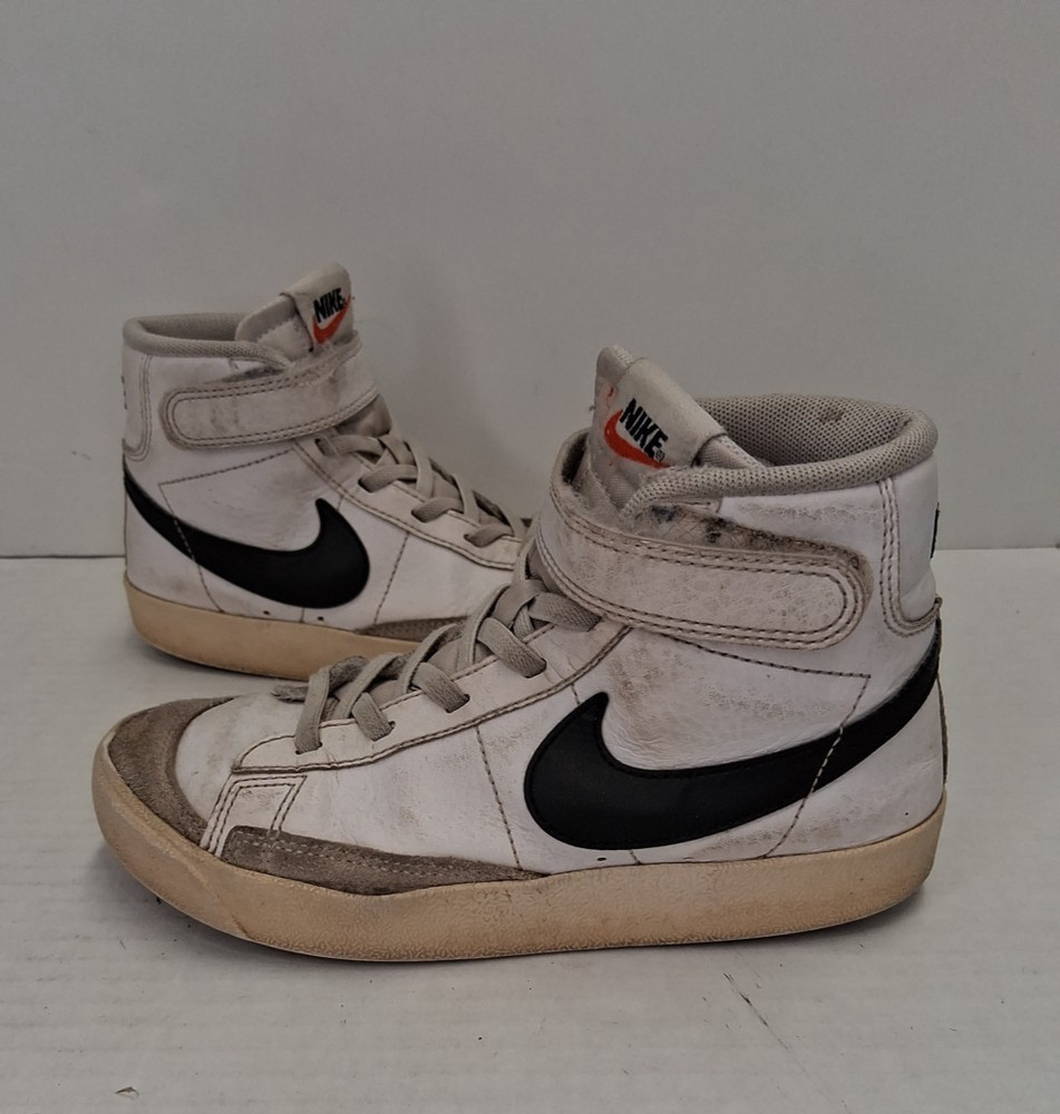 Nike Blazer Mid 77 White Black Basketball Sneakers Size 1 YR Kids DA4087-100