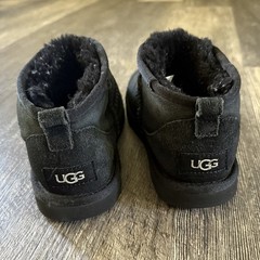 UGG Classic Mini Boots Black Youth 3 EU35 Sheepskin Winter Shoes Kids