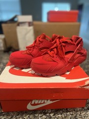 Triple Red Nike Air Huarache 7Y