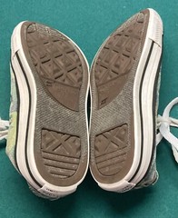 Converse All Star Shoes Size Junior 2. Color Camo Green. In Great Condition!