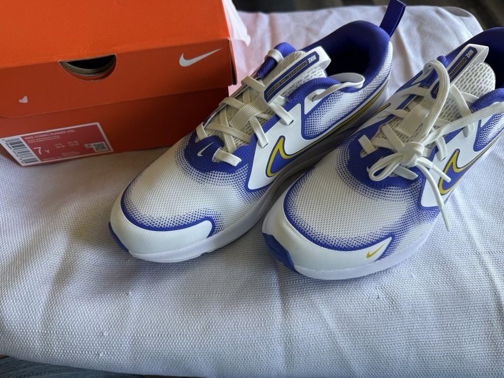 Nike Cosmic Runner GS Summit White Bright Citron Blue Kids Sneakers 7Y