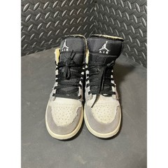 Jordan 1 Mid SE Craft Inside Out Tech Grey Youth 4.5Y Grey White FD9091-002
