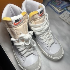 Size 4.5 (GS) – Nike Blazer Mid 77 White Black
