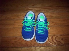 Nike Youth Flex 2015 RUN ( Size 4Y) Blue/Green/Grey 724988-402 Run shoe
