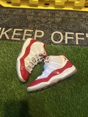 Size 3 (PS) – Jordan 11 Retro Mid Cherry