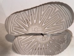 Pre- Owned UGG Neumel II Kids Size 3 Grey