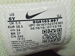Nike Air Max 270 React Sneakers Unisex Kids 6Y Multi-Color Cushioned Trainers