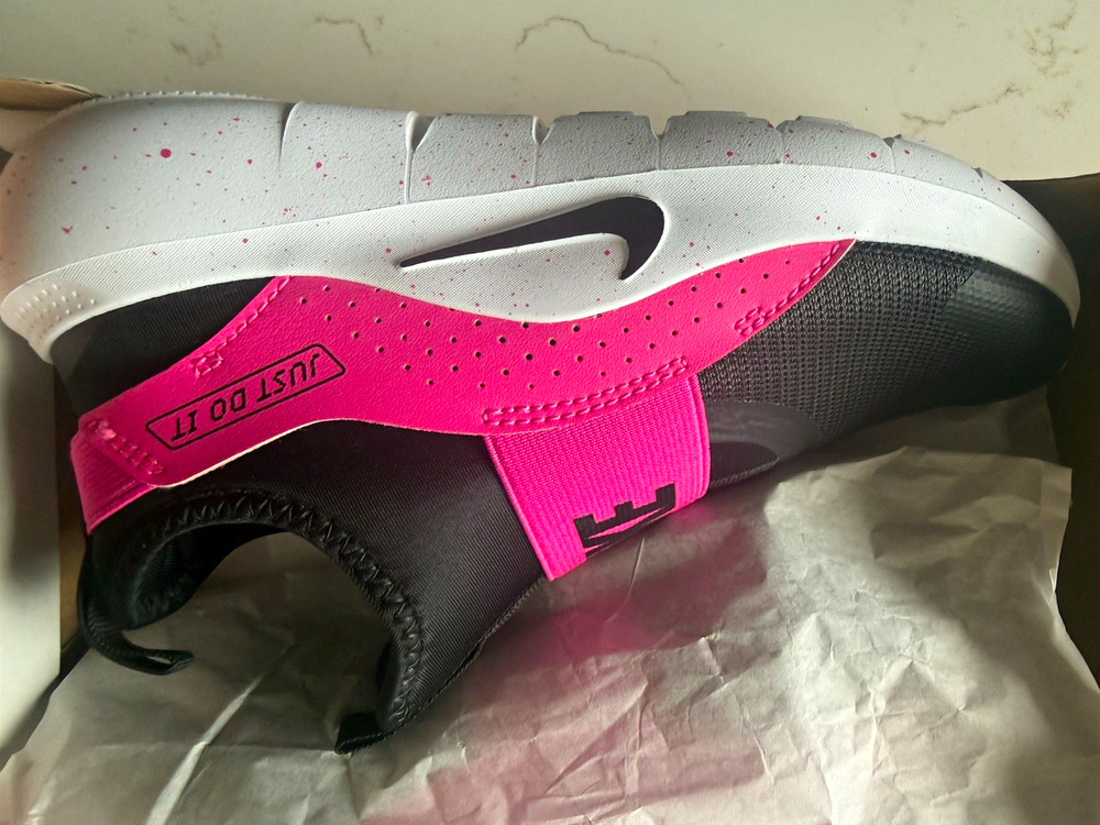 Nike Flex Runner 4 (PS) Slip-On Lightweight Unisex Kids Sneakers 2Y Black Pink