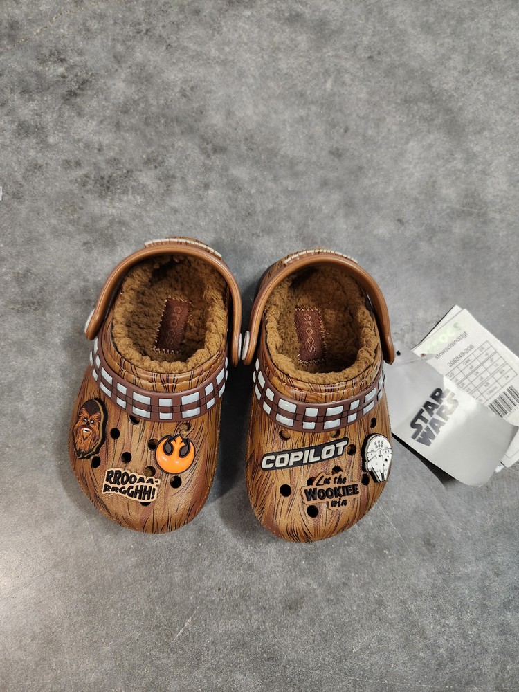 NWT Crocs X Star Wars Size 6 Espressso Lined Clogs Unisex Wookie Chewbacca