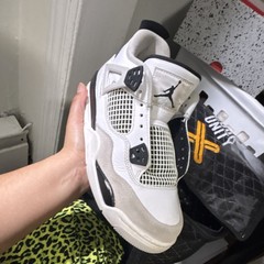 Jordan Air Jordan 4 Retro GS White Black Neutral Grey Leather Youth Size 7Y