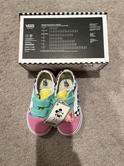 New with tag Disney x Vans Old Skool ‘80’s Mickey’ Size 8.5 TODDLER