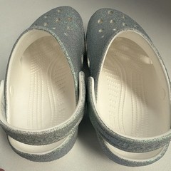 Crocs Classic Glitter Clog Kids J3 Silver/White Slip-On Clogs