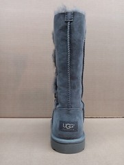 UGG Women’s Bailey Button Triplet boot, Size 5, Grey 1962 Y