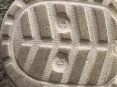 White lined Crocs Clogs w/ Tiny Hero 5 Pack set of Jibbitz Sz 9 Little Kids