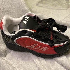 Air Wave Size 4 Wheel Roller Shoes, Black and Red, New In Box