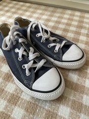 Converse Unisex-Child Chuck Taylor All Star Canvas Low Top Sneaker Navy Size 1