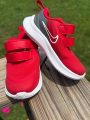 Nike Star Runner Red Sneakers Kids 7C Sporty Athleisure Y2K Core 3661