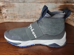 Champion Junior Rally PRO Graphite (Gray) Size 7Y CM100019Y pre-owned Great cond