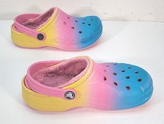Crocs Rainbow Spray Fur Inside Tie Dye Clogs Kids Size J2 Blue Pink Yellow
