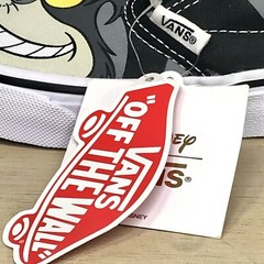 Disney Vans Shoes Cheshire Cat Youth Size 12 Slip On Black Alice in Wonderland