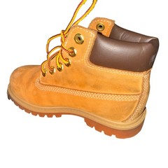 Timberland 6-Inch Premium Boots Little Kid 11 Pre-Owned Wheat Waterproof Leather