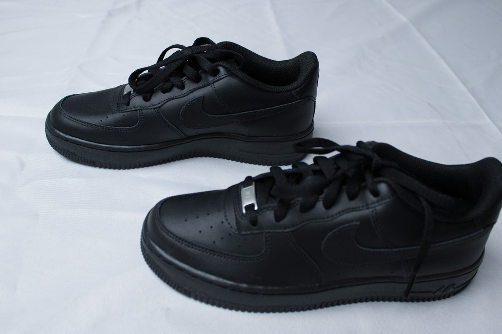 Nike Unisex Kid’s Lace Up Air Force 1 LE Sneakers JL3 Black Size US:6.5 UK:6
