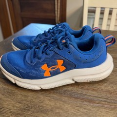 Under Armour Kids Charged Assert 10 Blue Orange Running Shoes 3026182-401 3.5Y