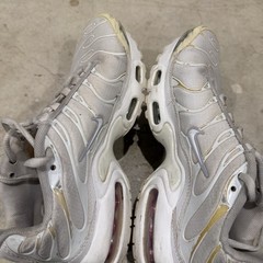 Nike Youth Size 4 Air Max Plus White Sneakers CW7044 100 *DISTRESSED*