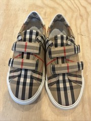 6374) Burberry Mini Markham Plaid Check Strap Shoes EUR SIZE 33 (US Size 2)