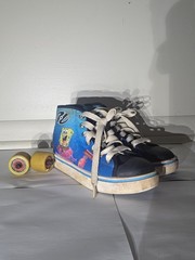 youth size 1 spongebob heelys