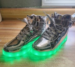 Kids LED Light Up Shoes Cool Boys Girls Luminous Flashing Trainers Sneakers Gift