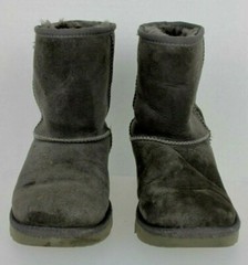UGG Kids Classic II Short Cuff Boots 1017703K Gray Sheepskin Big Kids Sz 4 GUC