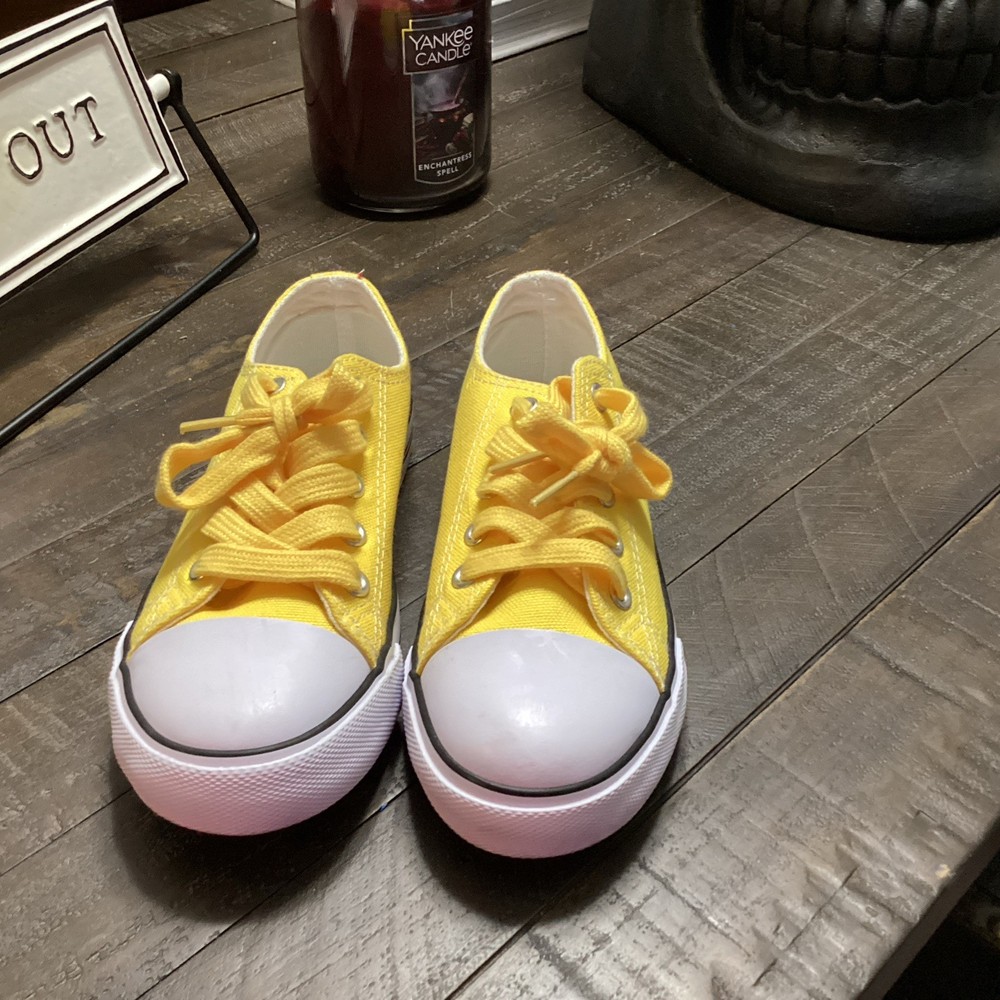 Epic Step Kids Yellow Sneakers. Worn Once! Size 2