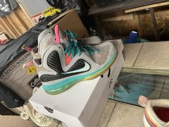 Size 5.5 (GS) – Nike LeBron 9 Mid South Beach