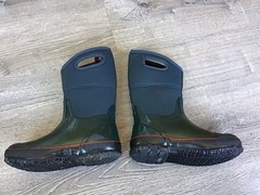 BOGS youth 4 solid navy blue lined waterproof Classic high winter snow boots
