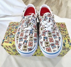 VANS Where’s Waldo? Active Lace Up Graphic White Sneakers Size 2.5 Big Kids